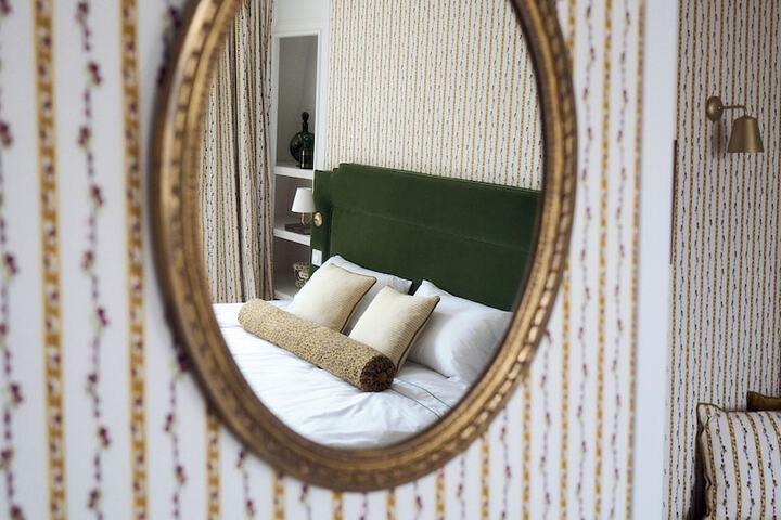 Room 4 of 25