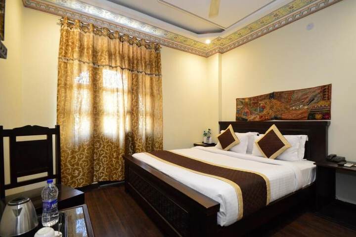 Room 2 of 17