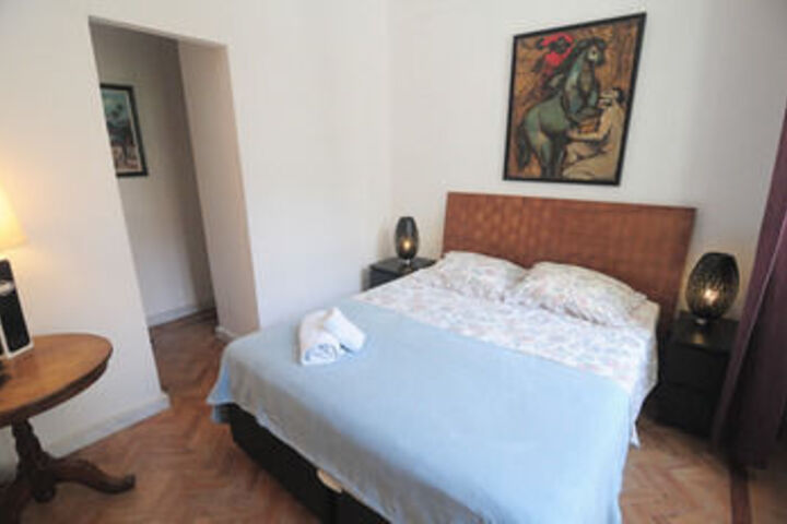 Room 10 of 27