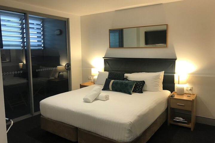 Room 9 of 33