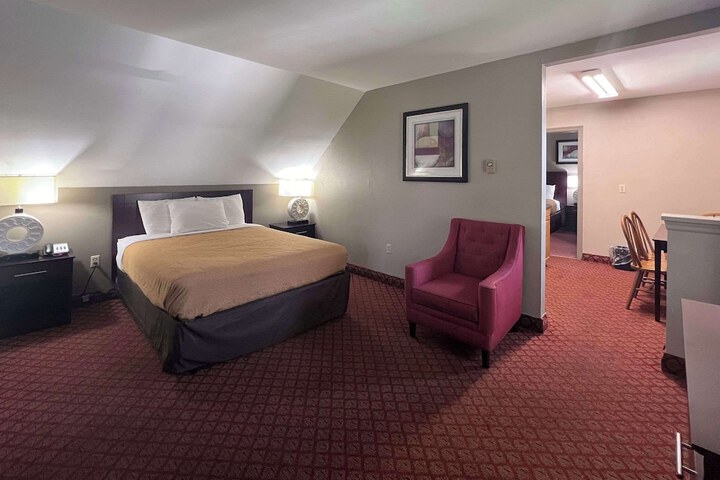 1 King Bed 1 Double Bed (16 of 16)