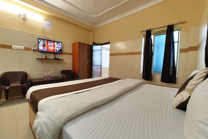 Room 14 of 18