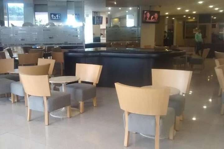 Entrance & Lobby