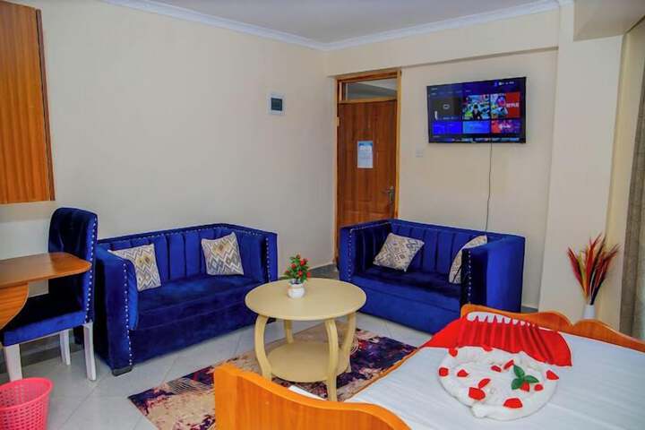 Room 17 of 28