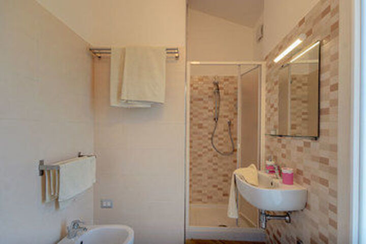 Room 3 of 18