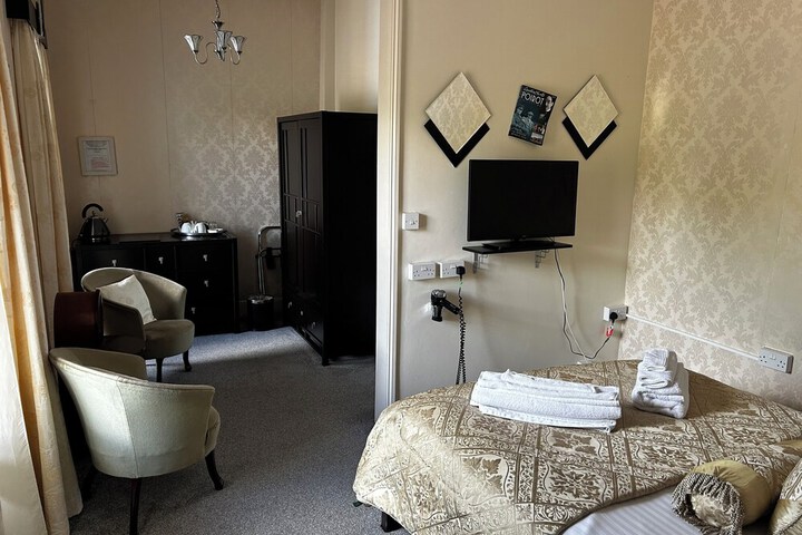 Room 35 of 68