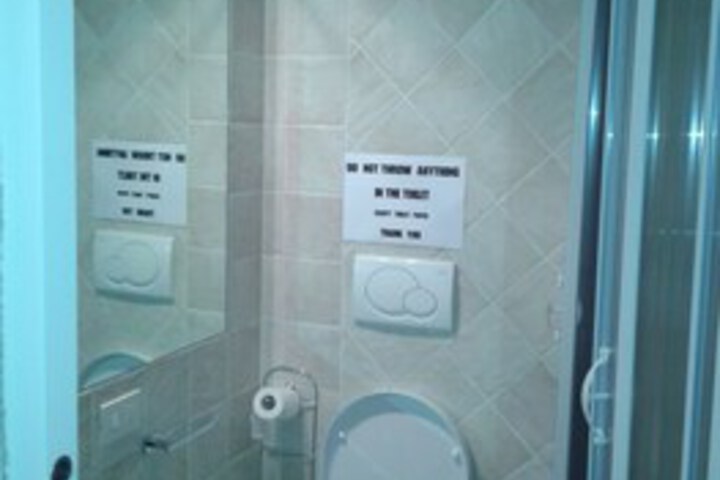 Room 10 of 83