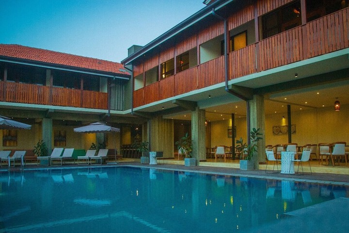 Pool 16 of 26