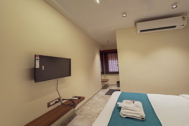 Room 15 of 48