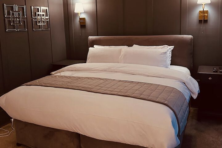 Room 14 of 171