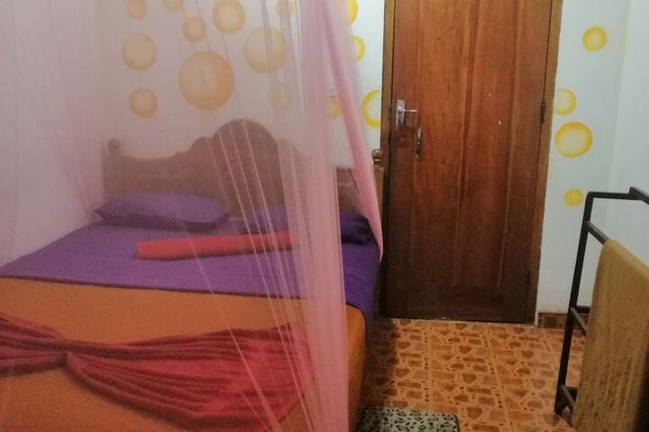 Room 8 of 20
