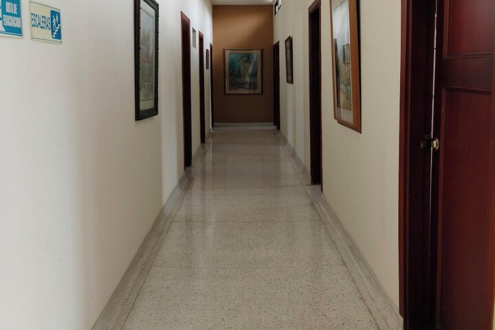 Ballroom/Hall 18 of 20