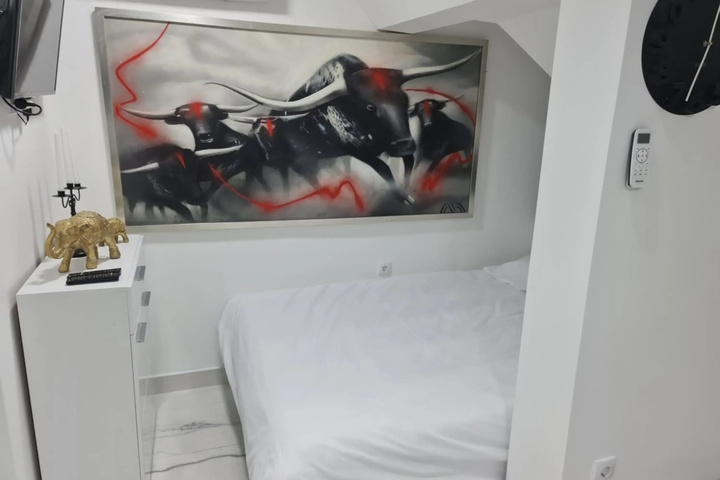 Room 2 of 21