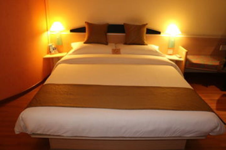 Room 21 of 29