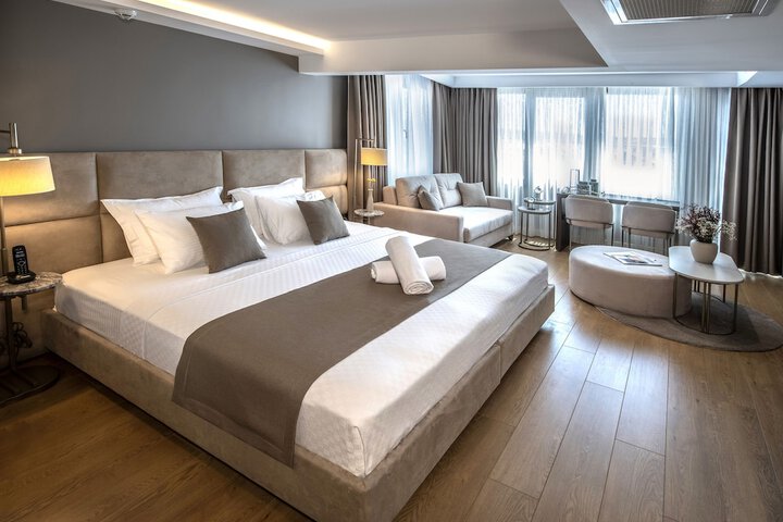 Room 5 of 34
