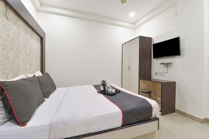 Room 6 of 37