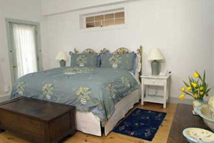 Room 10 of 33