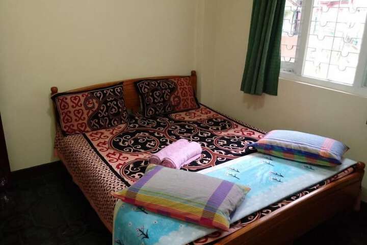 Room 3 of 8
