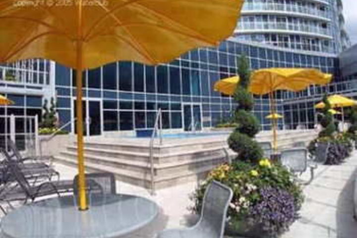 Hotel Exterior 5 of 15