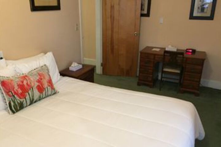 Room 5 of 48