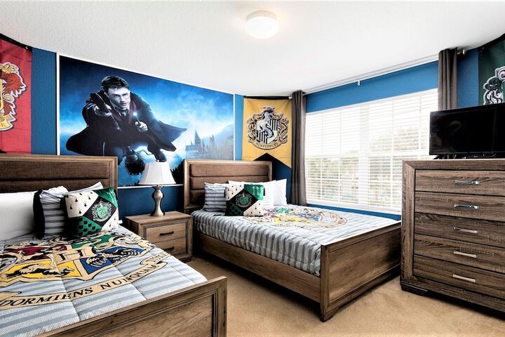 Room 321 of 710