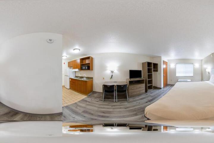 1 King Bed Suite