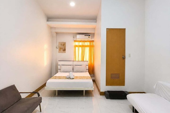 Room 9 of 20