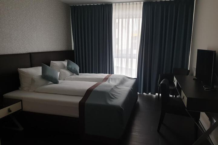Room 17 of 43