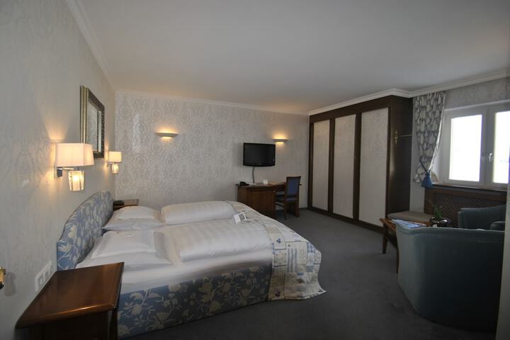 Room 6 of 53