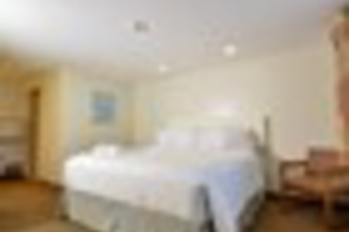 Room 26 of 207