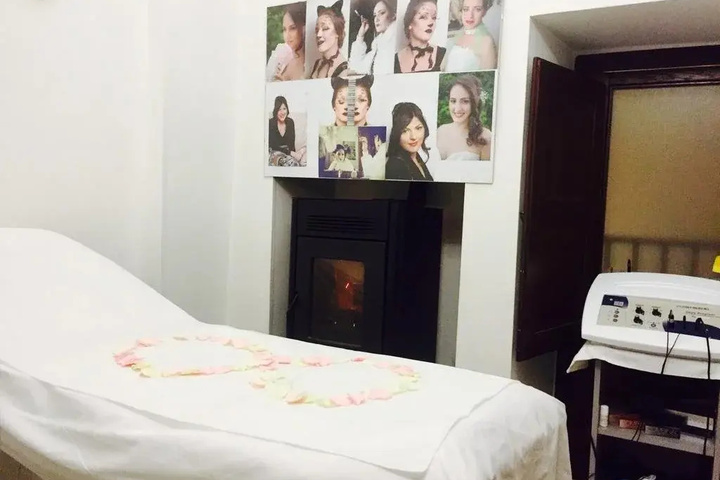 Room 2 of 13