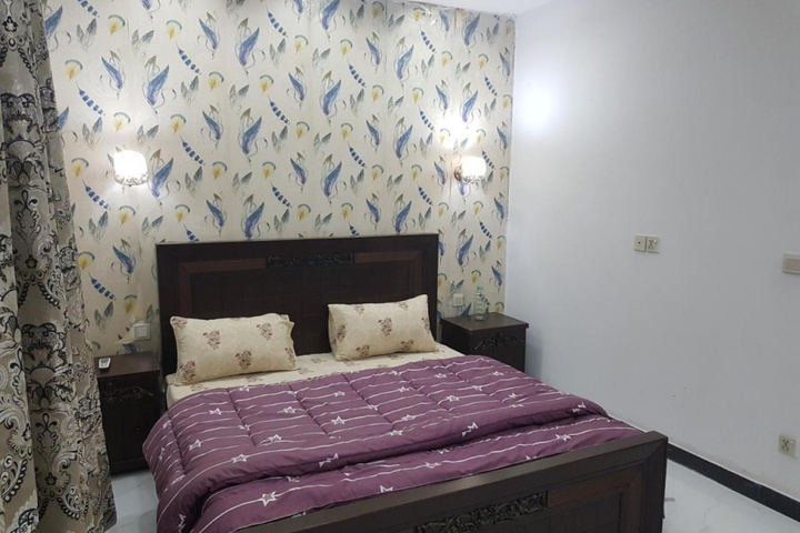 Room 4 of 20