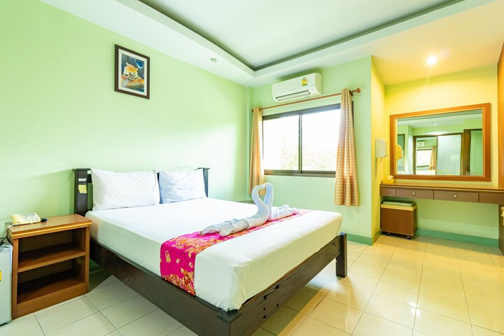 Room 5 of 42