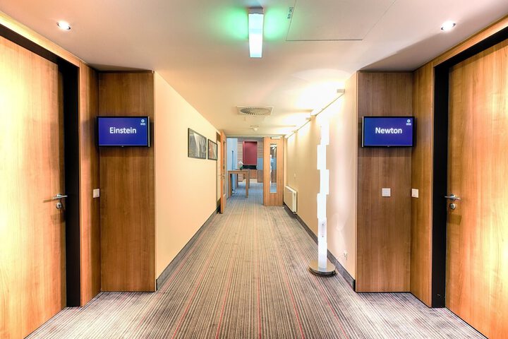 Entrance & Lobby