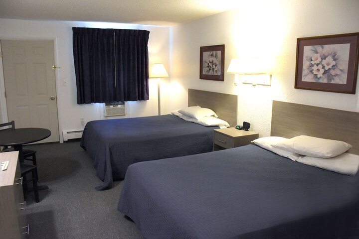 Room 8 of 18