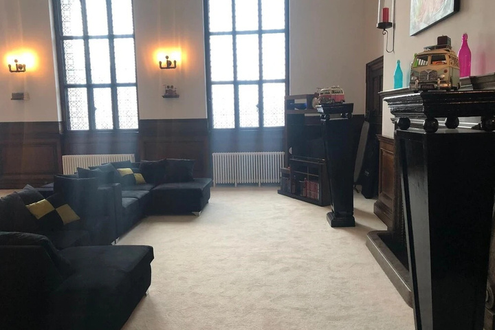 Room 5 of 10