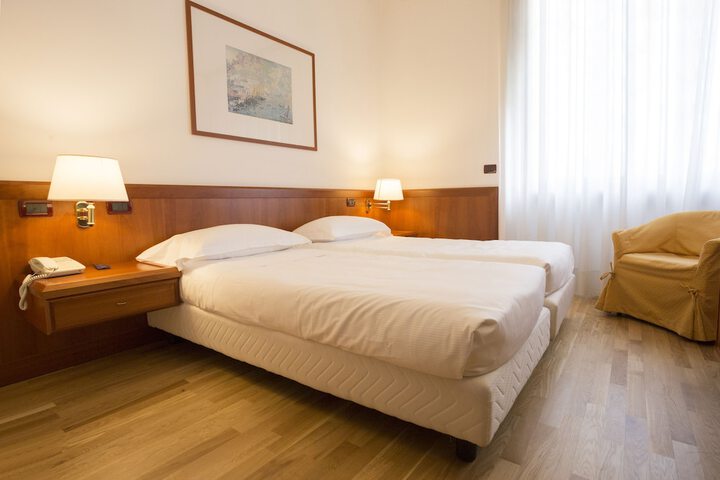 Room 25 of 67