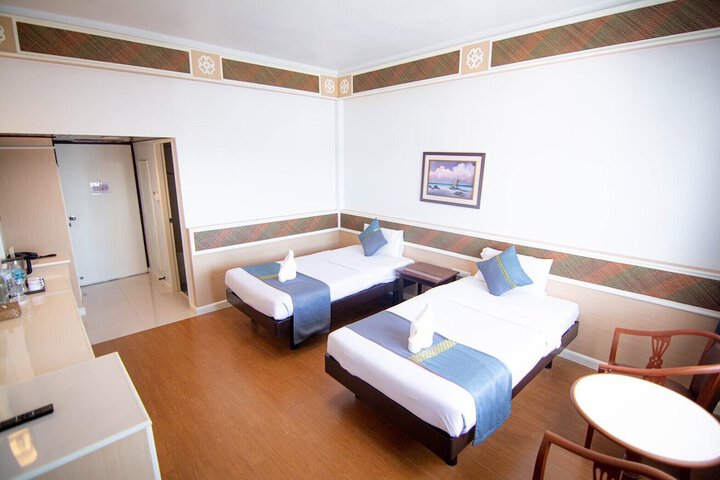 Room 5 of 44