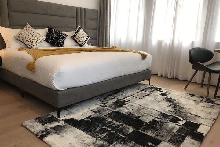 Room 10 of 329