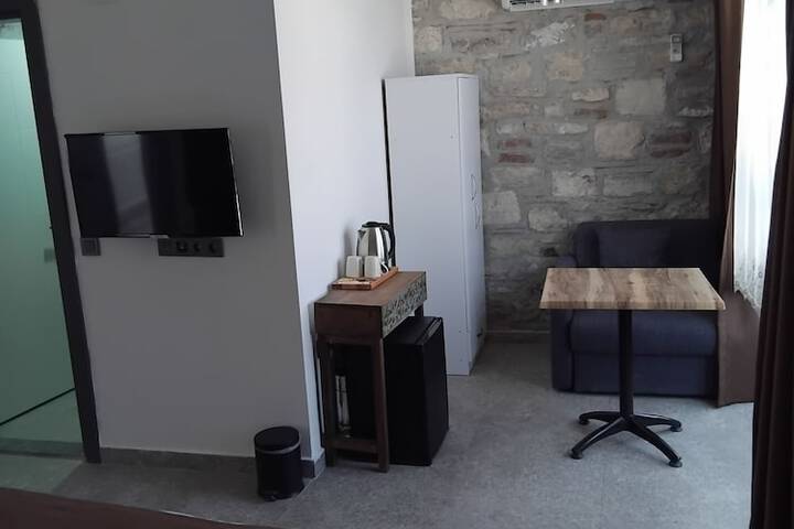 Room 5 of 29
