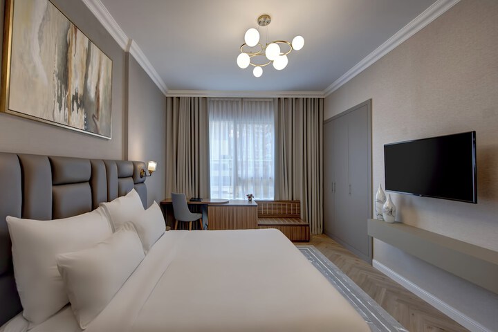 Room 15 of 77