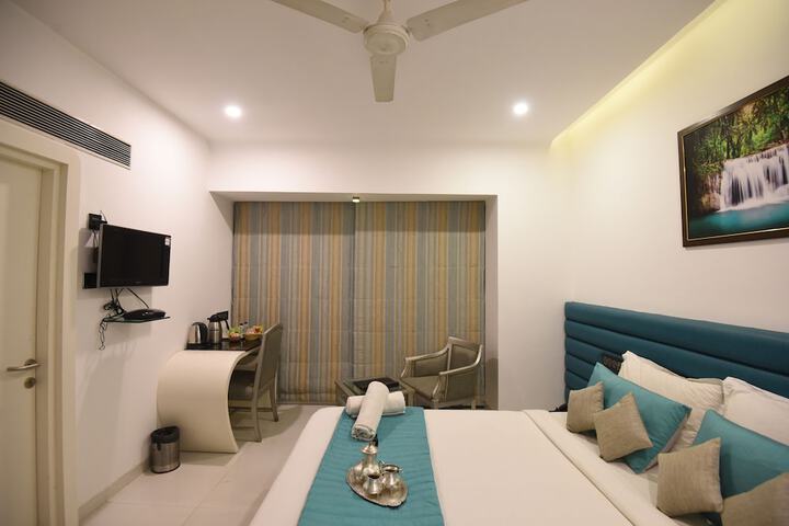 Room 7 of 60