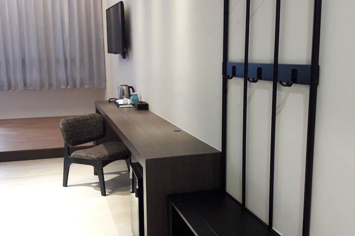 Room 6 of 31