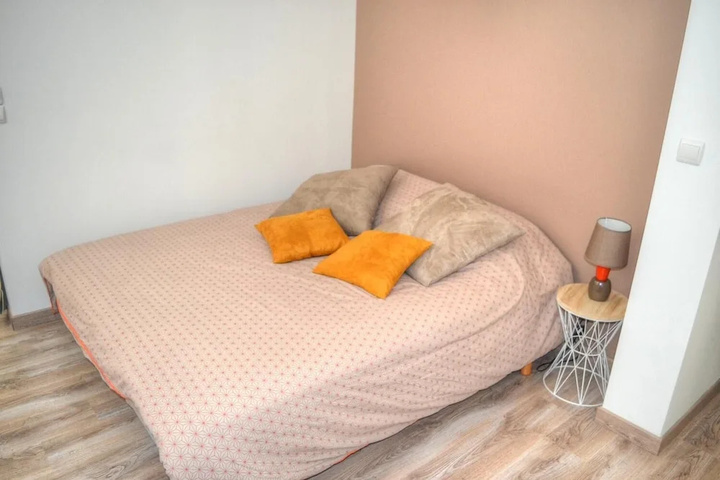 Room 5 of 15