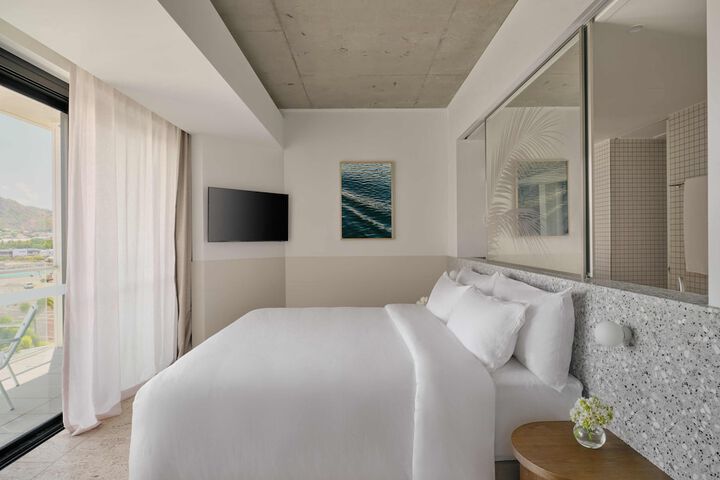 Room 16 of 46