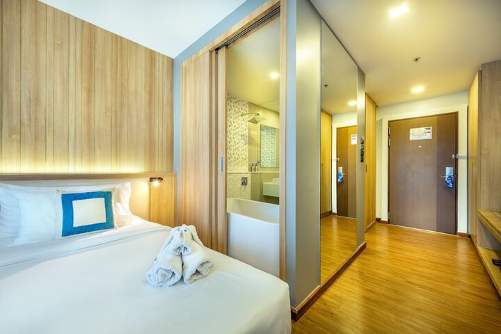 Room 9 of 169