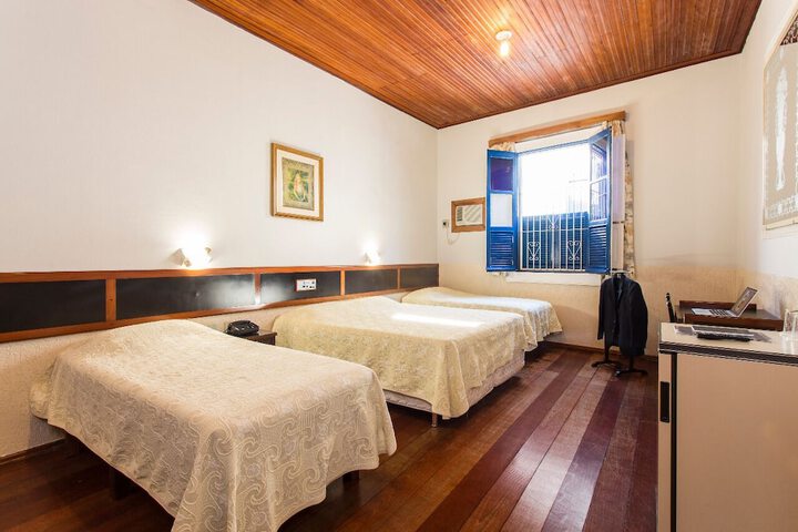 Room 15 of 68