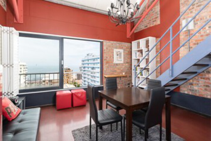 Room 10 of 36