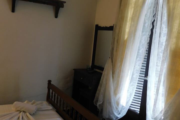 Room 72 of 93