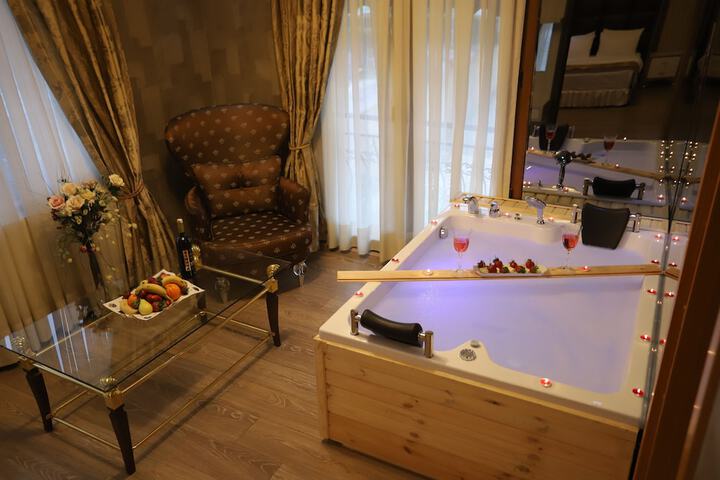Hot Tub 24 of 31